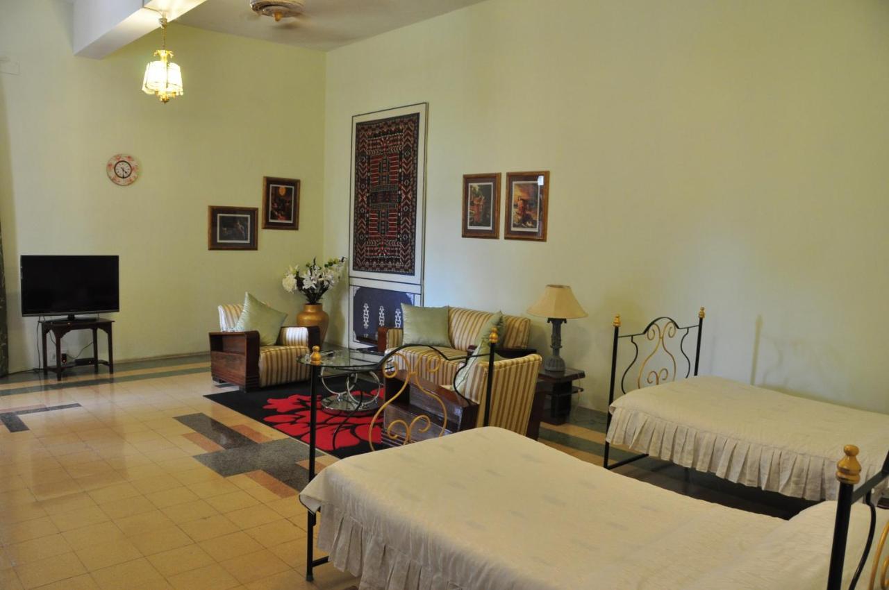 Orchard Palace Gondal Buitenkant foto